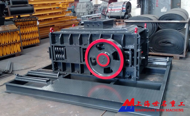 對(duì)輥制砂機(jī)